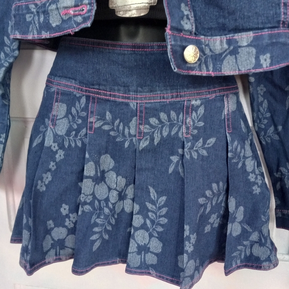 Delia*s NWT Coconut girl floral pattern Denim pleated set! Skirt & jacket! - Picture 3 of 8